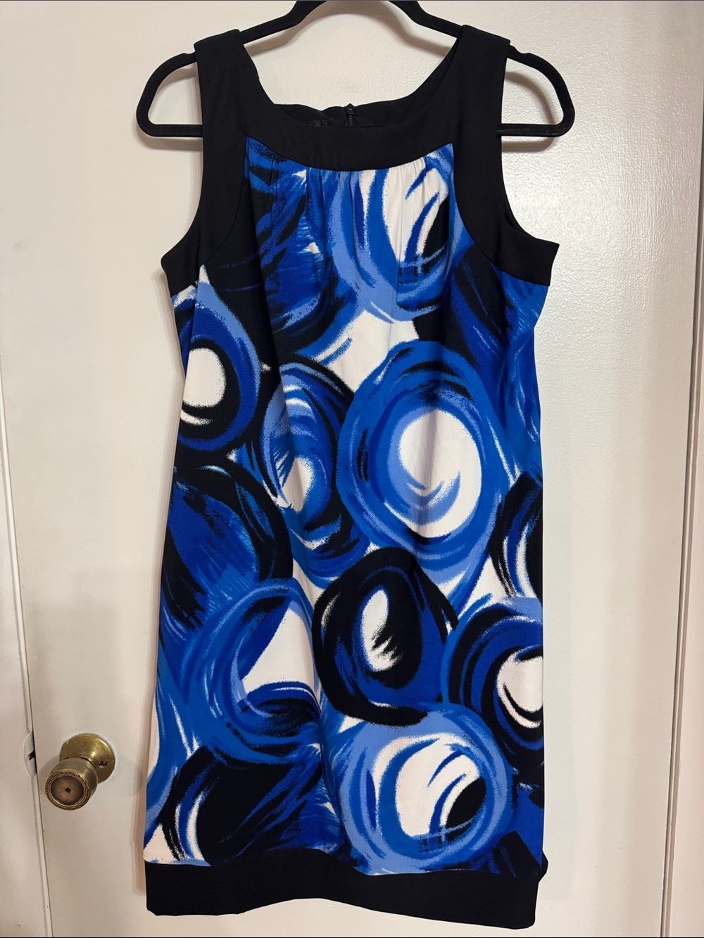 AB Studio Blue and Black Abstract Sleeveless Shift Dress